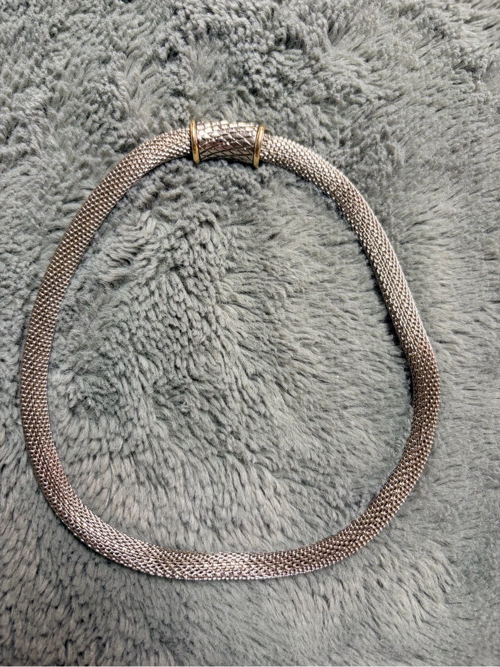Source Unknown Silver Mesh Choker with Gold Accent Barrel